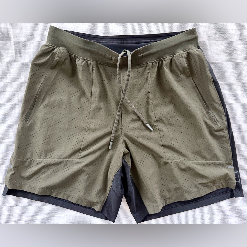 Lululemon License to Train Short - 7in - Lined - Men’s Medium - Green and Black